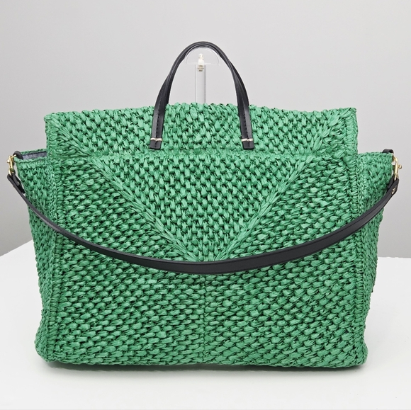 LIKE NEW CLARE V SUMMER SIMPLE RAFFIA TOTE BAG - GREEN APPLE - Picture 4 of 11